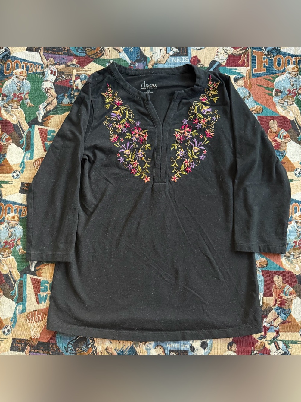 Women’s Denim & Co Black V-neck Floral Shirt